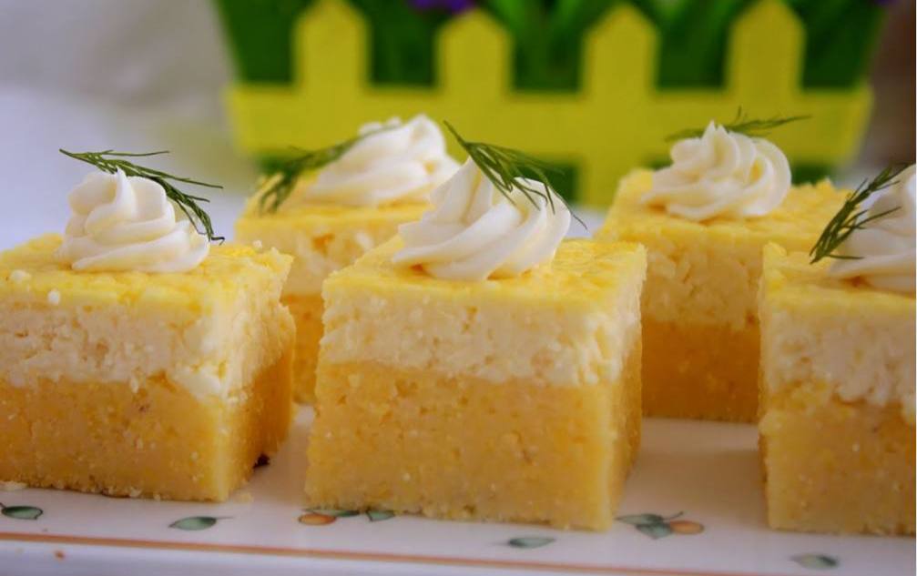 ママリガ・ク・ブランザ — とうもろこし粉の主食+チーズ